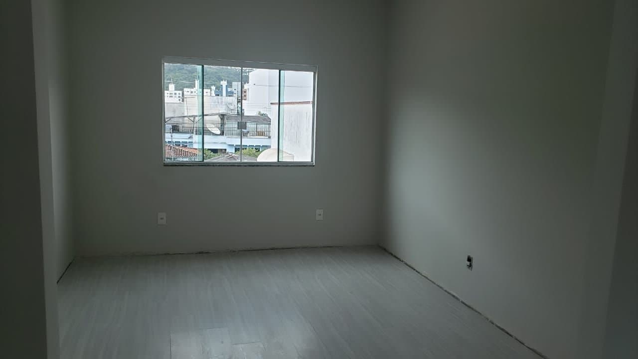 Casa de 5 quartos com 1 suíte e 325 m² em Nações, Bal. Camboriú