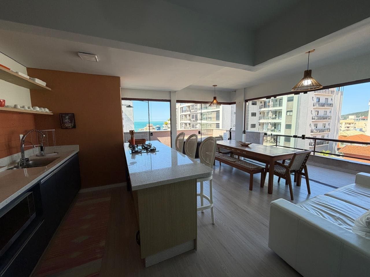 Cobertura de 1 quarto com 1 suíte e 64 m² em Bombinhas