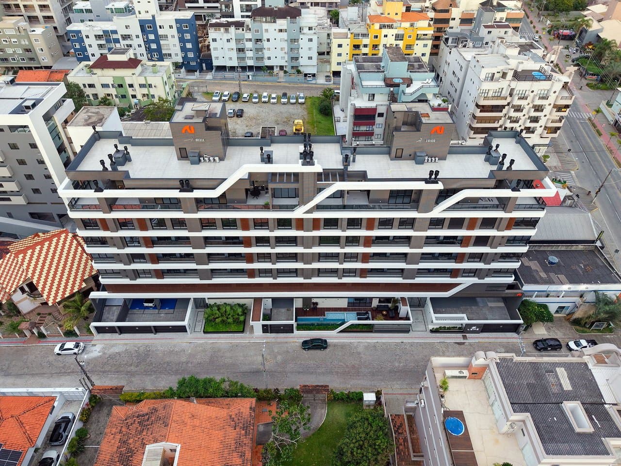 Apartamento de 4 quartos com 4 suítes e 230 m² em Bombinhas