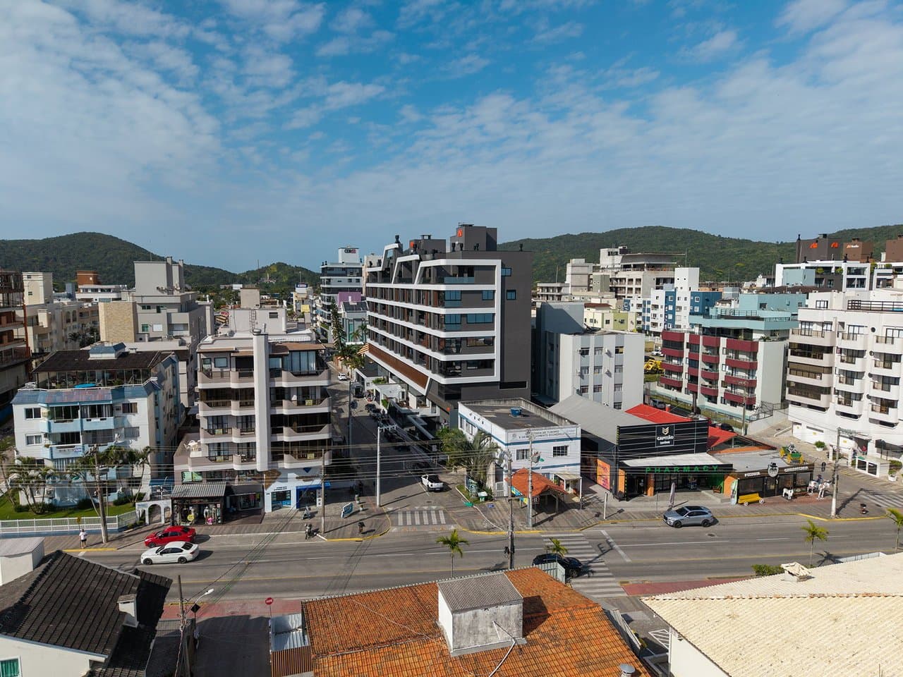 Apartamento de 4 quartos com 4 suítes e 230 m² em Bombinhas