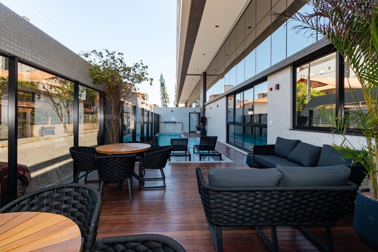 Apartamento de 4 quartos com 4 suítes e 230 m² em Bombinhas