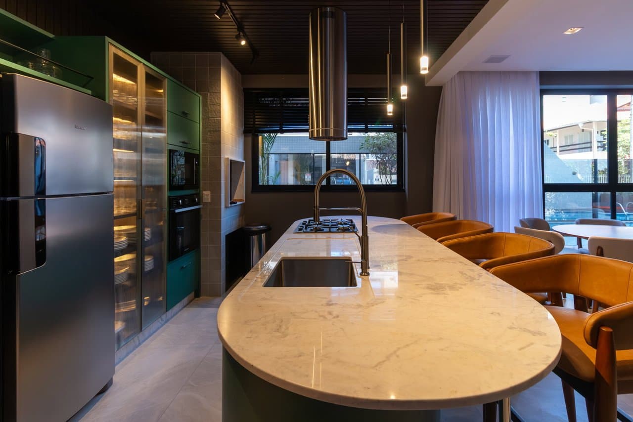 Apartamento de 4 quartos com 4 suítes e 230 m² em Bombinhas