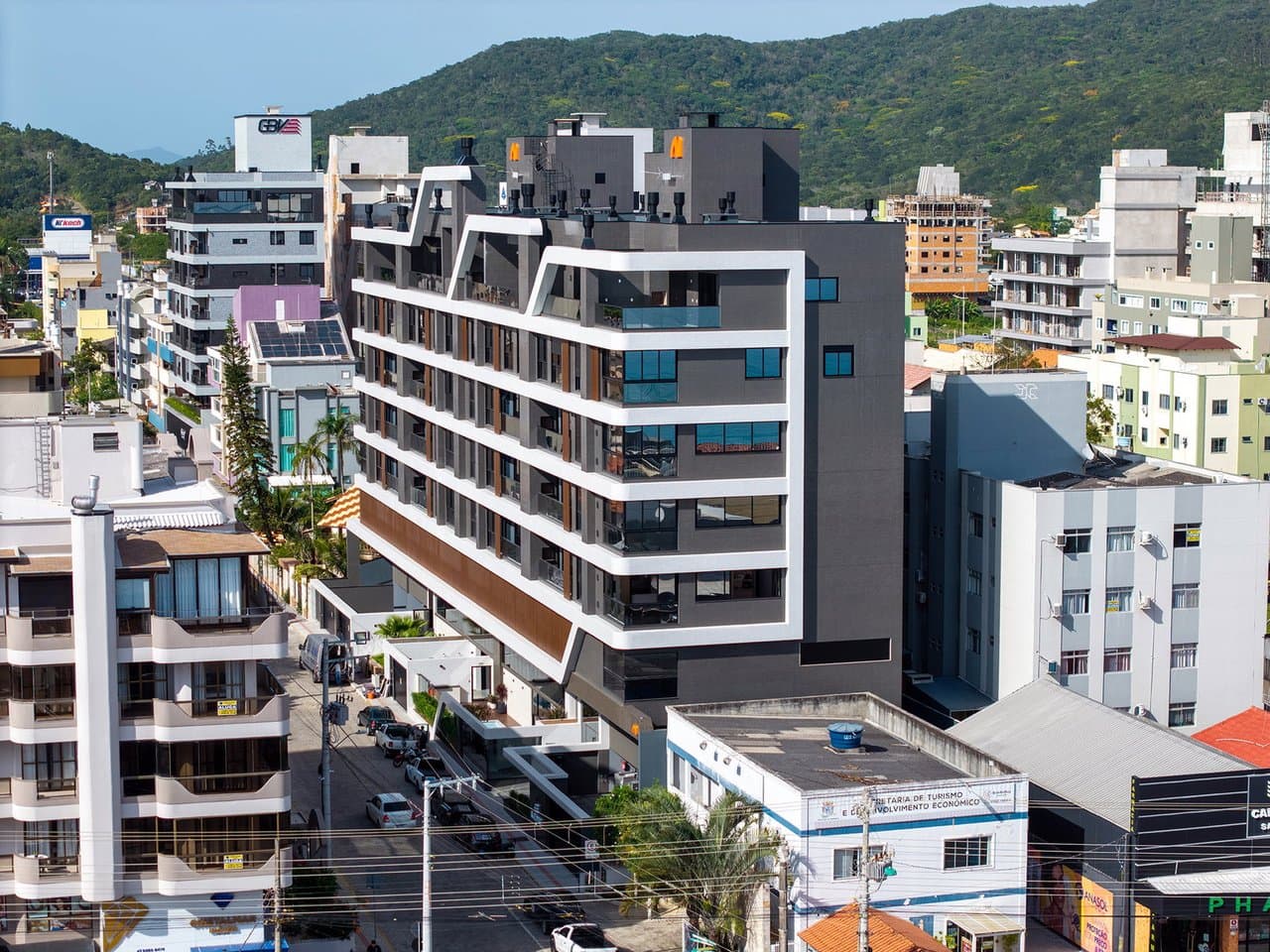 Apartamento de 4 quartos com 4 suítes e 210 m² em Bombinhas