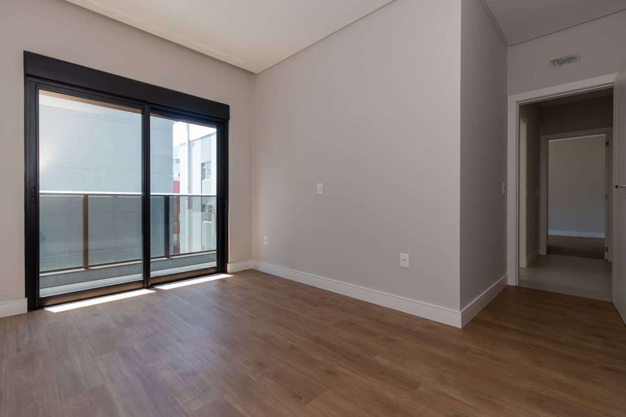 Apartamento de 3 quartos com 3 suítes e 105 m² em Bombinhas