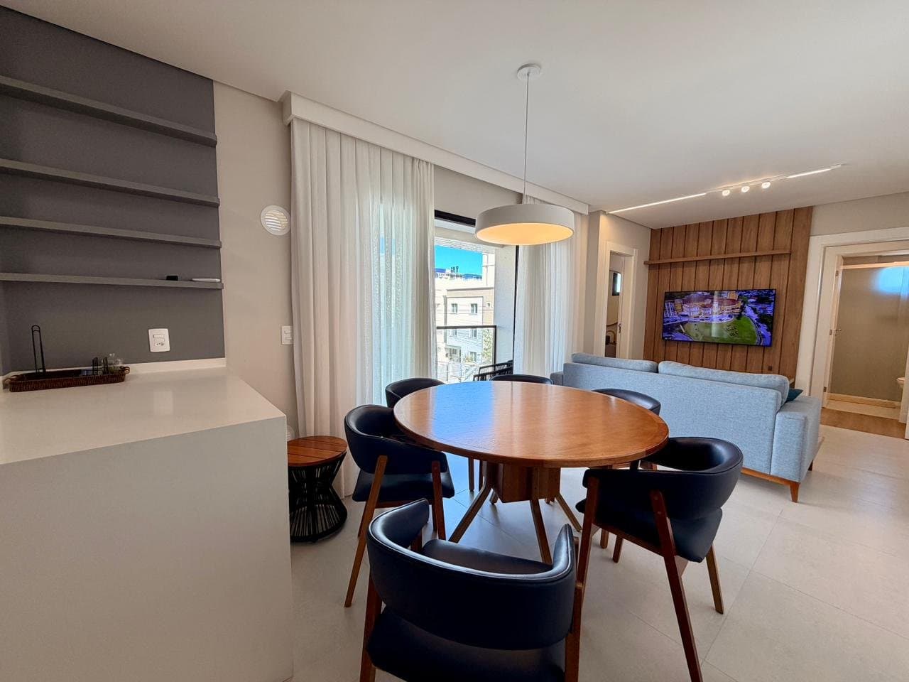 Apartamento de 3 quartos com 3 suítes e 101 m² em Bombinhas
