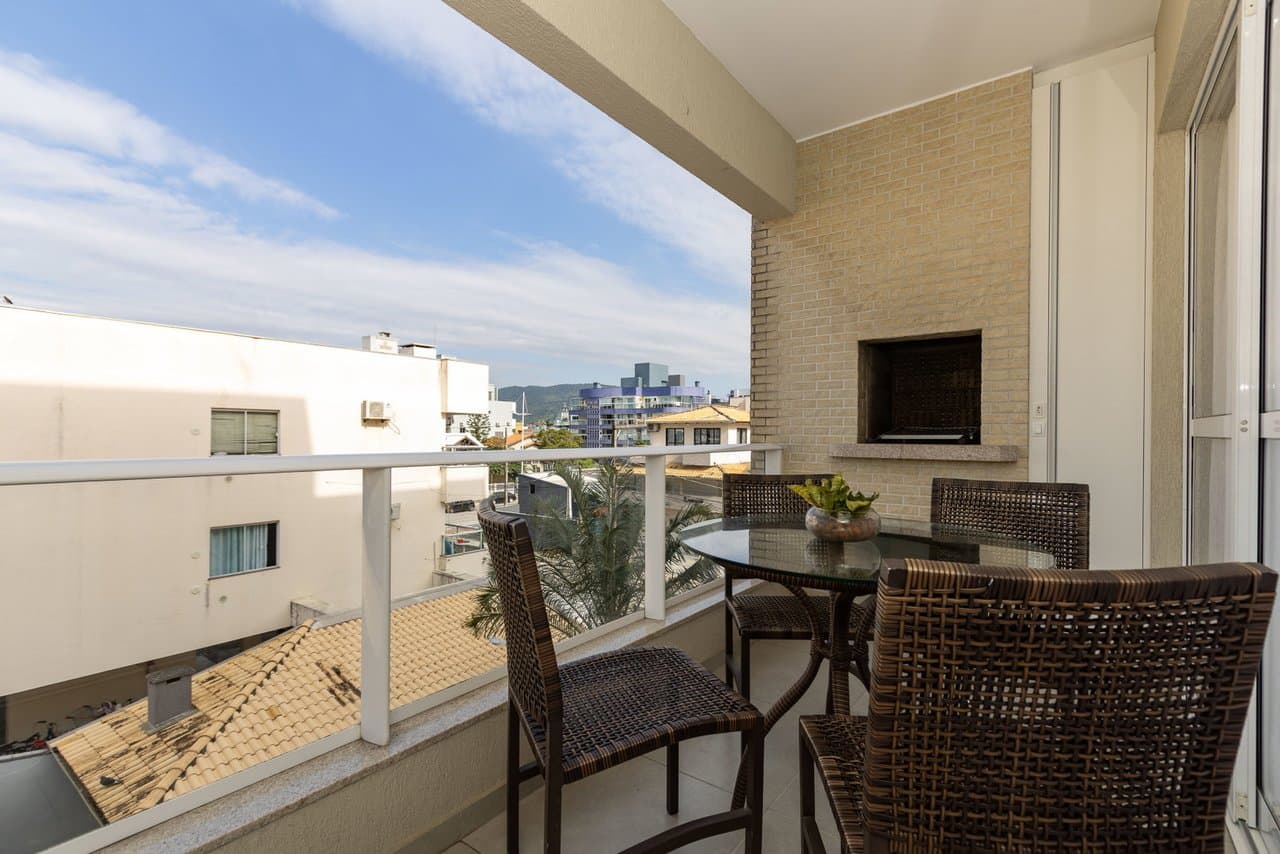 Apartamento de 2 quartos com 1 suíte e 62 m² em Bombinhas