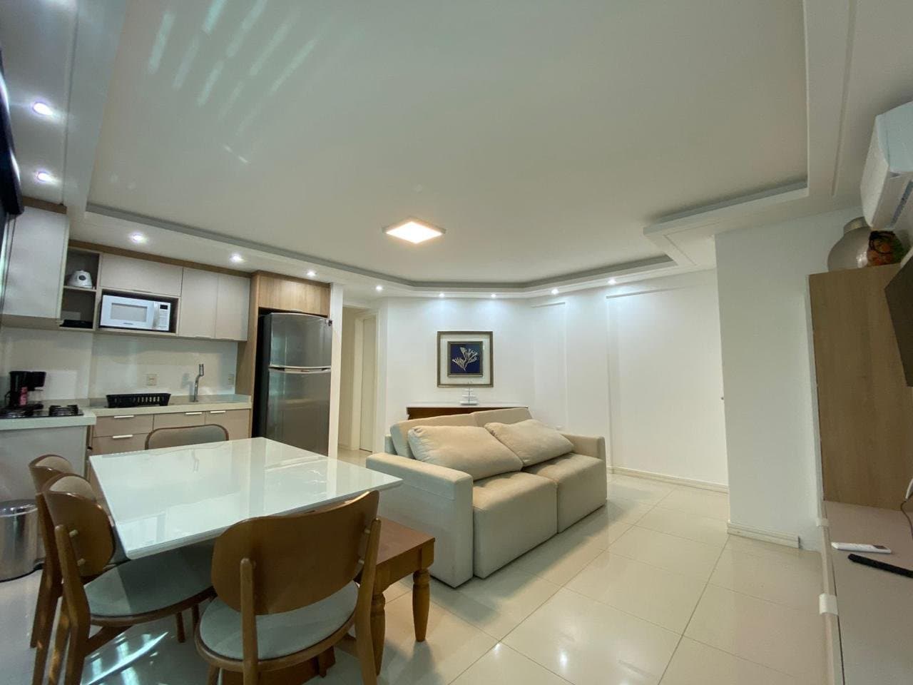 Apartamento de 2 quartos com 1 suíte e 72 m² em Bombinhas