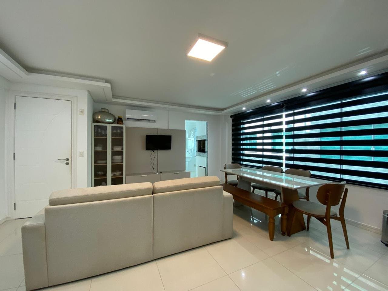 Apartamento de 2 quartos com 1 suíte e 72 m² em Bombinhas