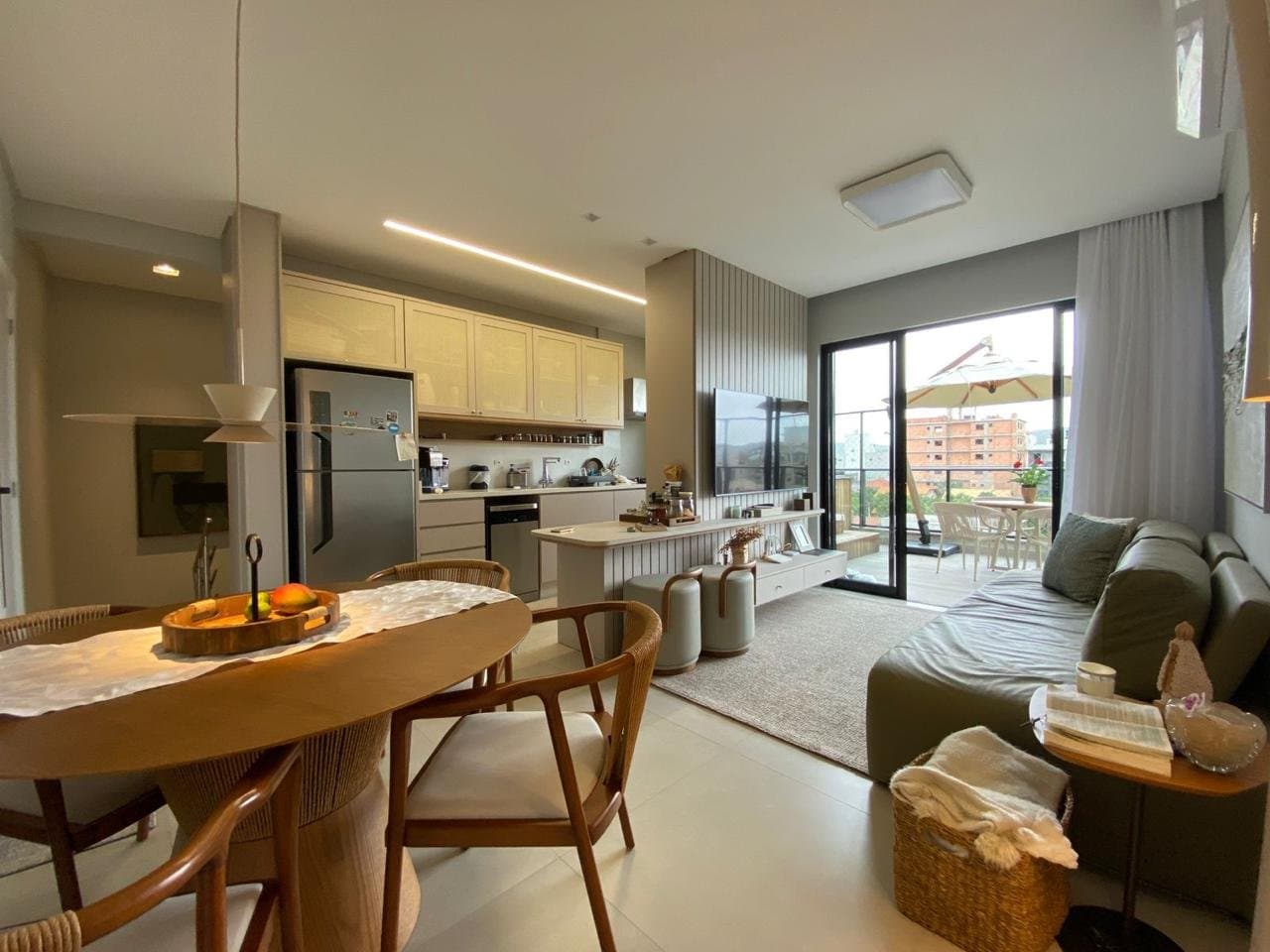 Apartamento de 3 quartos com 3 suítes e 160 m² em Bombinhas