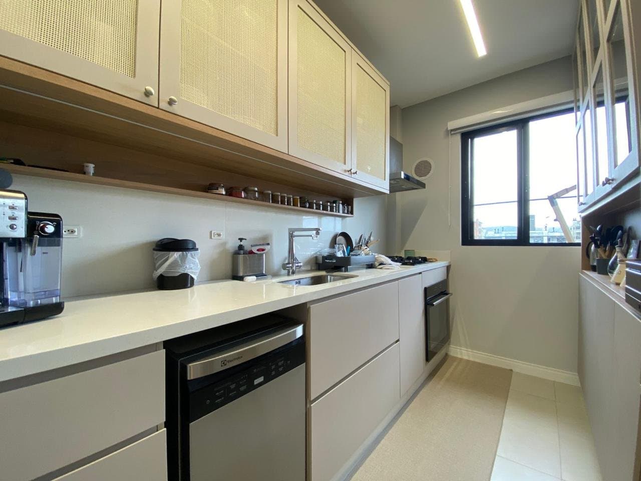 Apartamento de 3 quartos com 3 suítes e 160 m² em Bombinhas