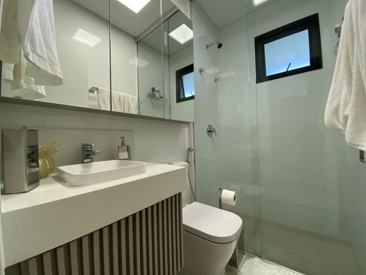 Apartamento de 3 quartos com 3 suítes e 160 m² em Bombinhas