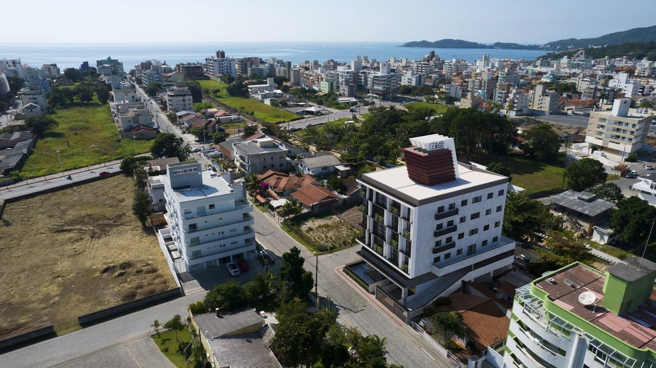 Apartamento de 2 quartos e 57 m² em Bombinhas