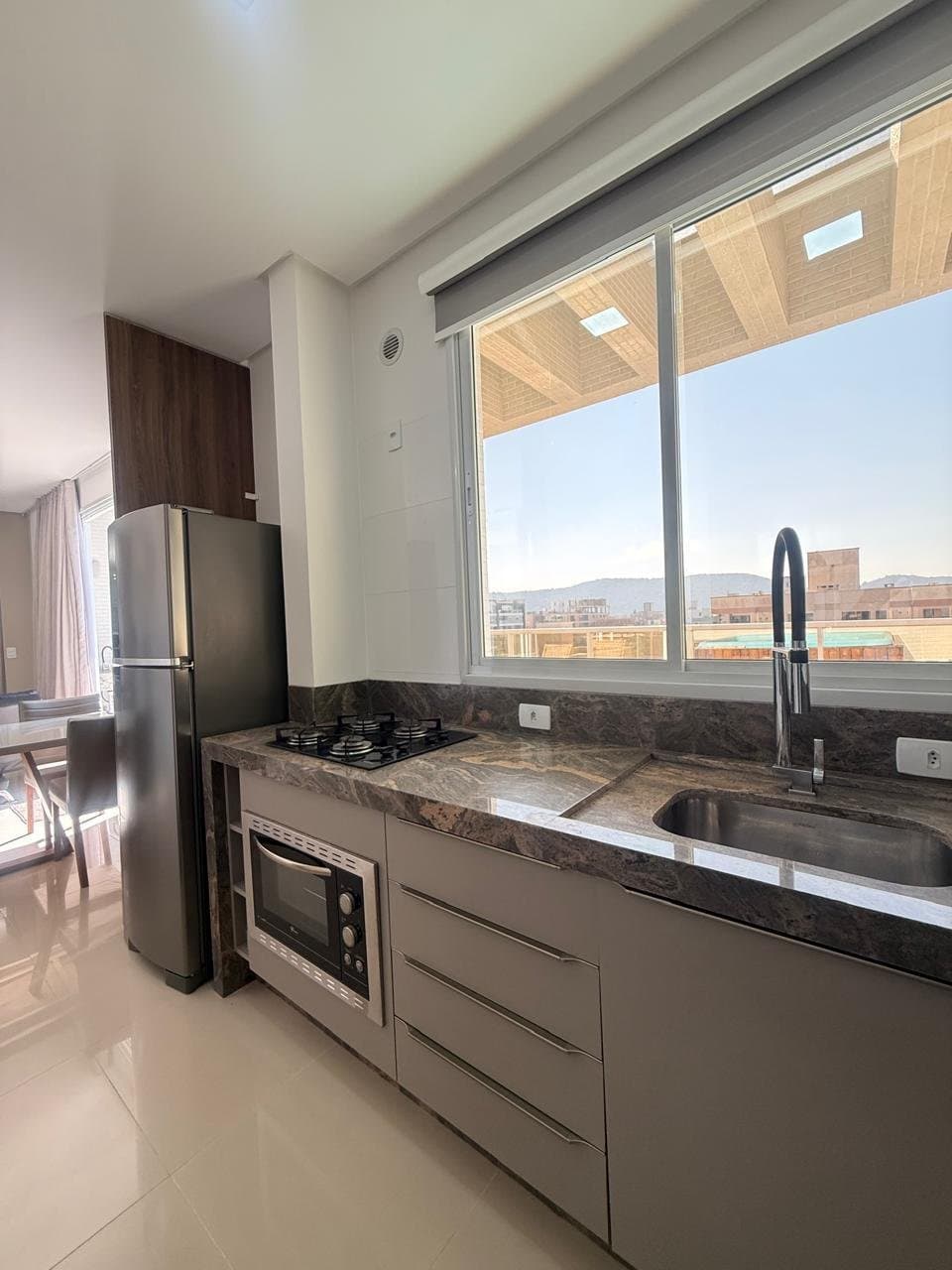 Apartamento de 3 quartos com 3 suítes e 140 m² em Bombinhas
