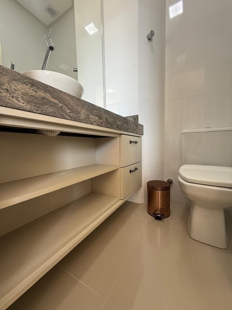 Apartamento de 3 quartos com 3 suítes e 140 m² em Bombinhas