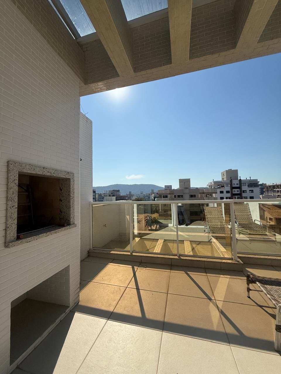 Apartamento de 3 quartos com 3 suítes e 140 m² em Bombinhas