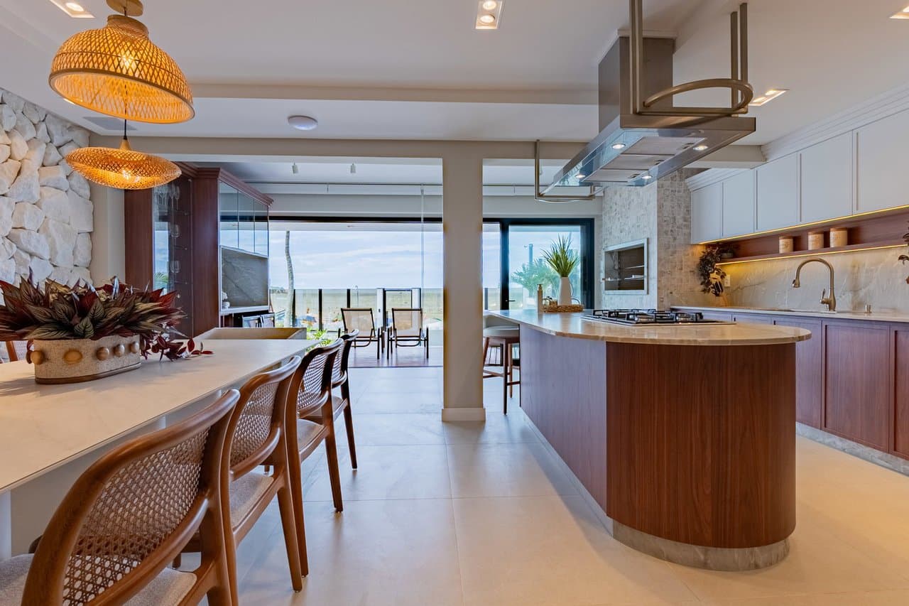 Casa de 4 quartos com 4 suítes e 180 m² em Bombinhas