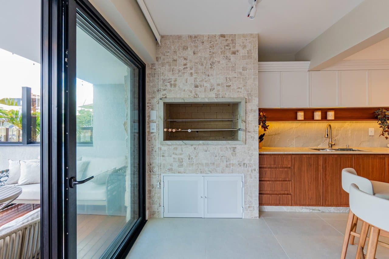 Casa de 4 quartos com 4 suítes e 180 m² em Bombinhas