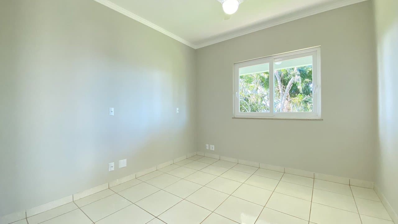 Casa de 3 quartos com 3 suítes e 337 m² em Bombinhas