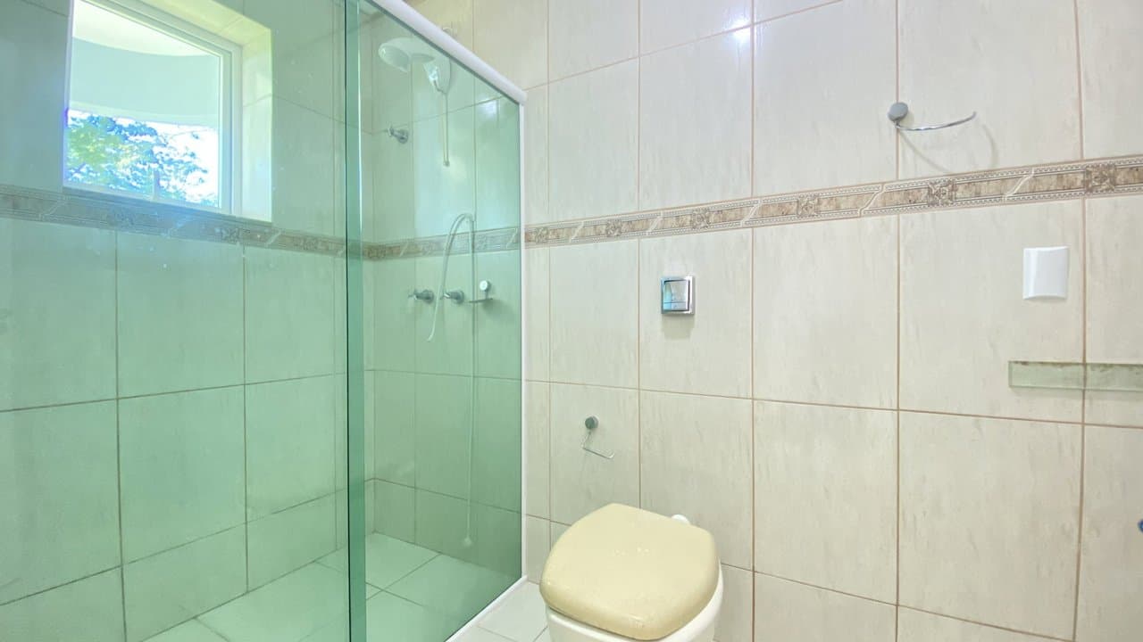 Casa de 3 quartos com 3 suítes e 337 m² em Bombinhas