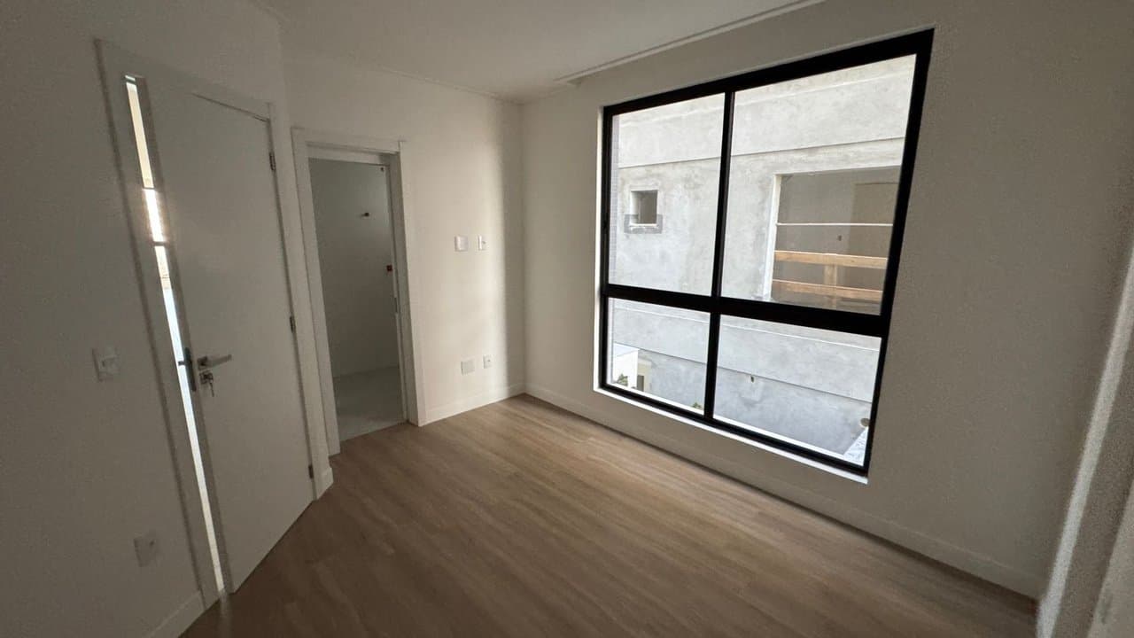 Apartamento de 3 quartos com 3 suítes e 100 m² em Bombinhas