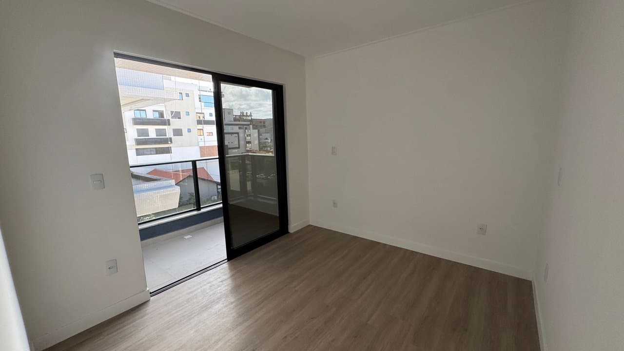 Apartamento de 3 quartos com 3 suítes e 100 m² em Bombinhas
