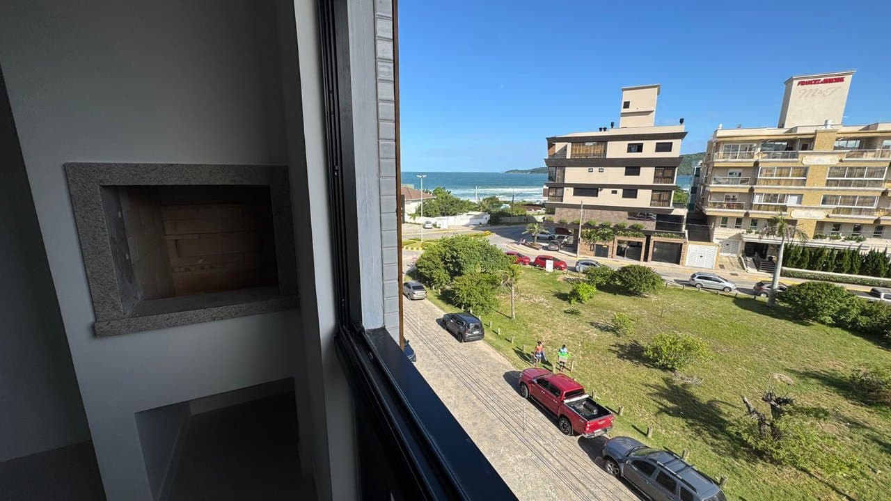 Apartamento de 3 quartos com 3 suítes e 100 m² em Bombinhas