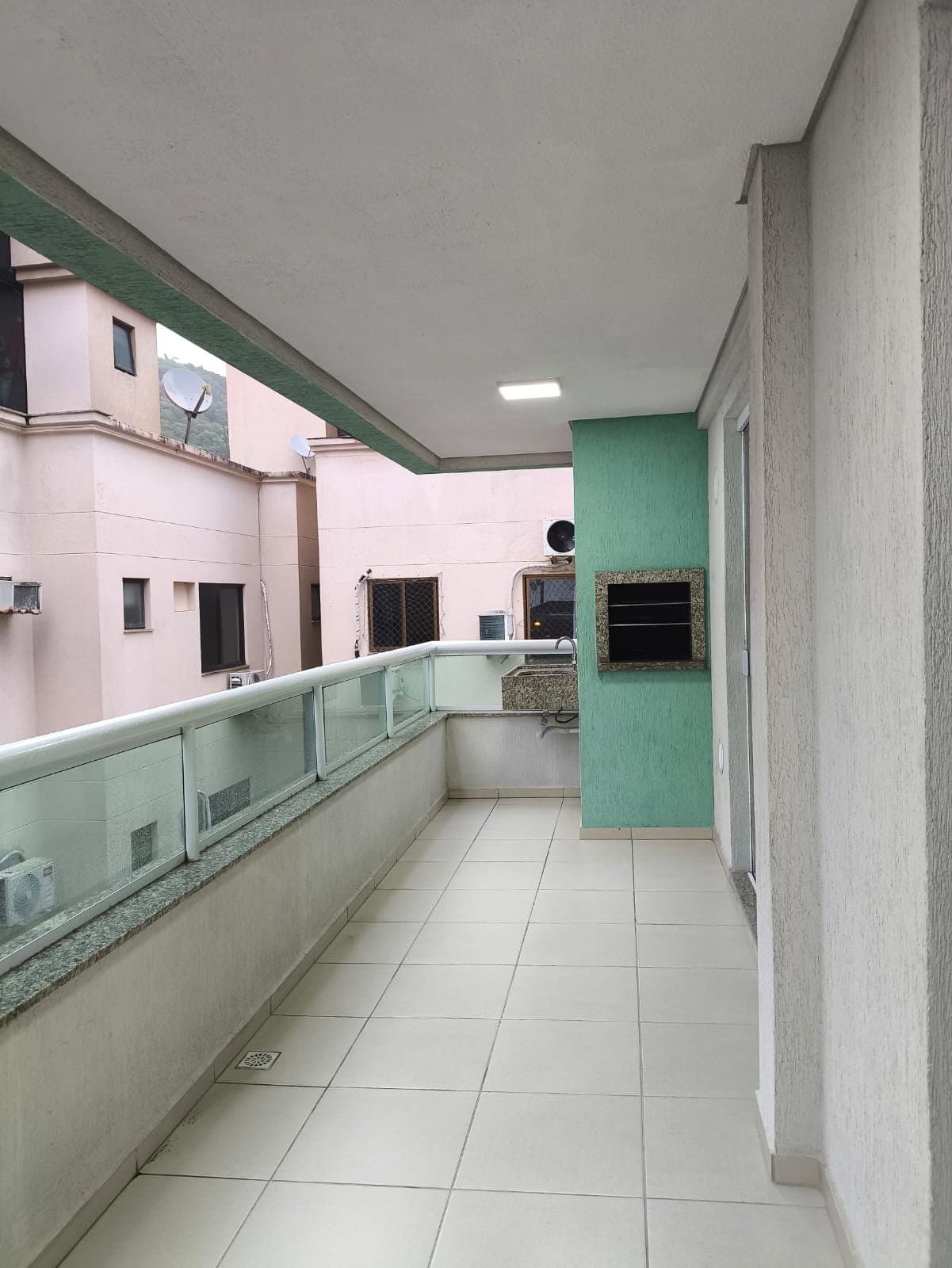 Apartamento de 2 quartos com 1 suíte e 96 m² em Bombinhas