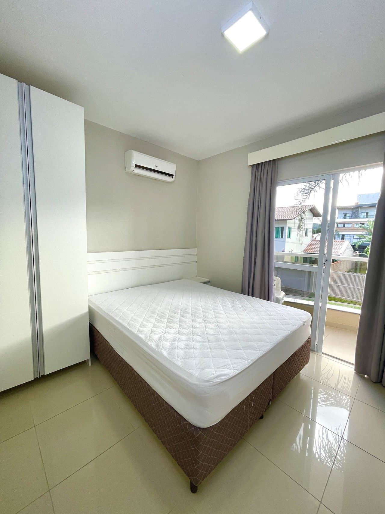 Apartamento de 2 quartos com 1 suíte e 1 m² em Bombinhas