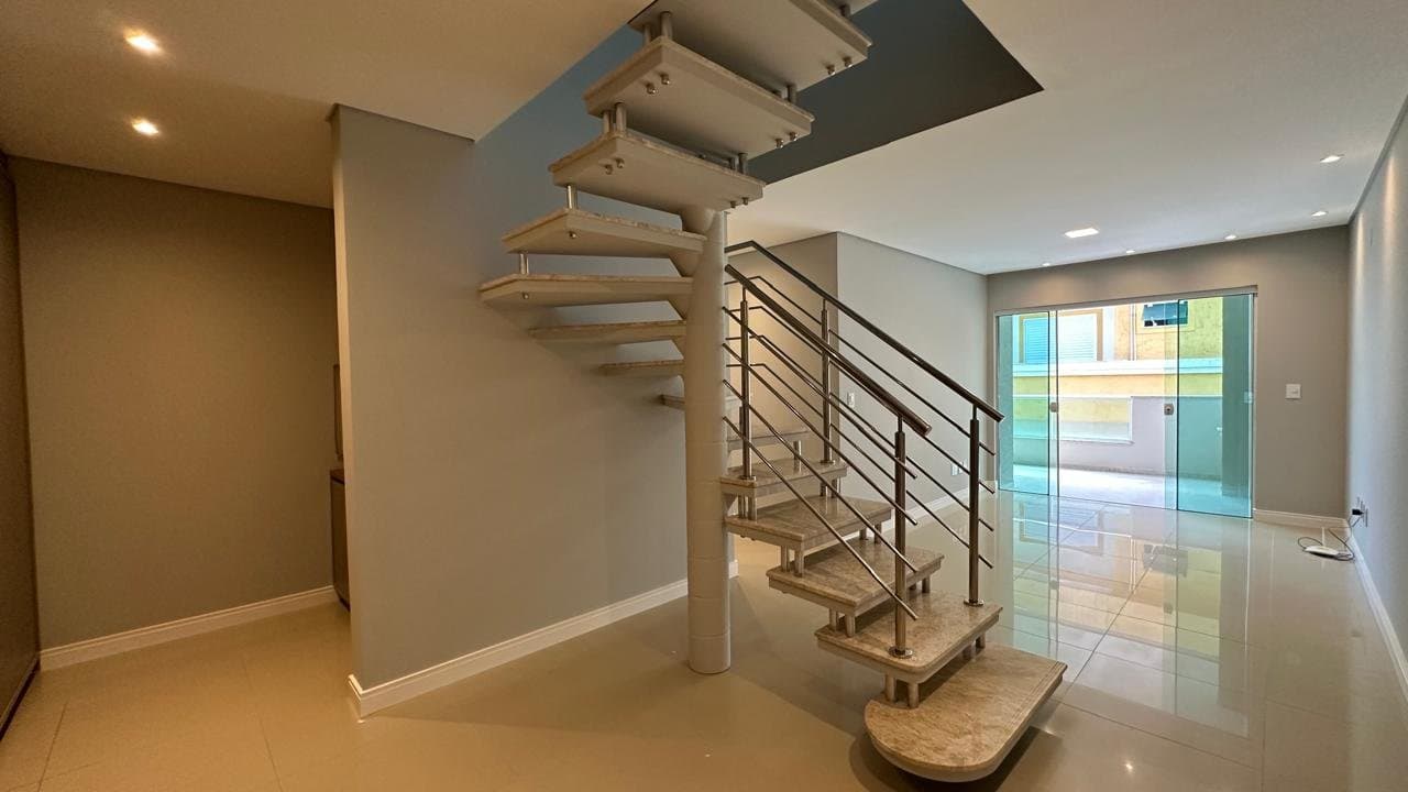 Cobertura de 2 quartos com 1 suíte e 151 m² em Bombinhas