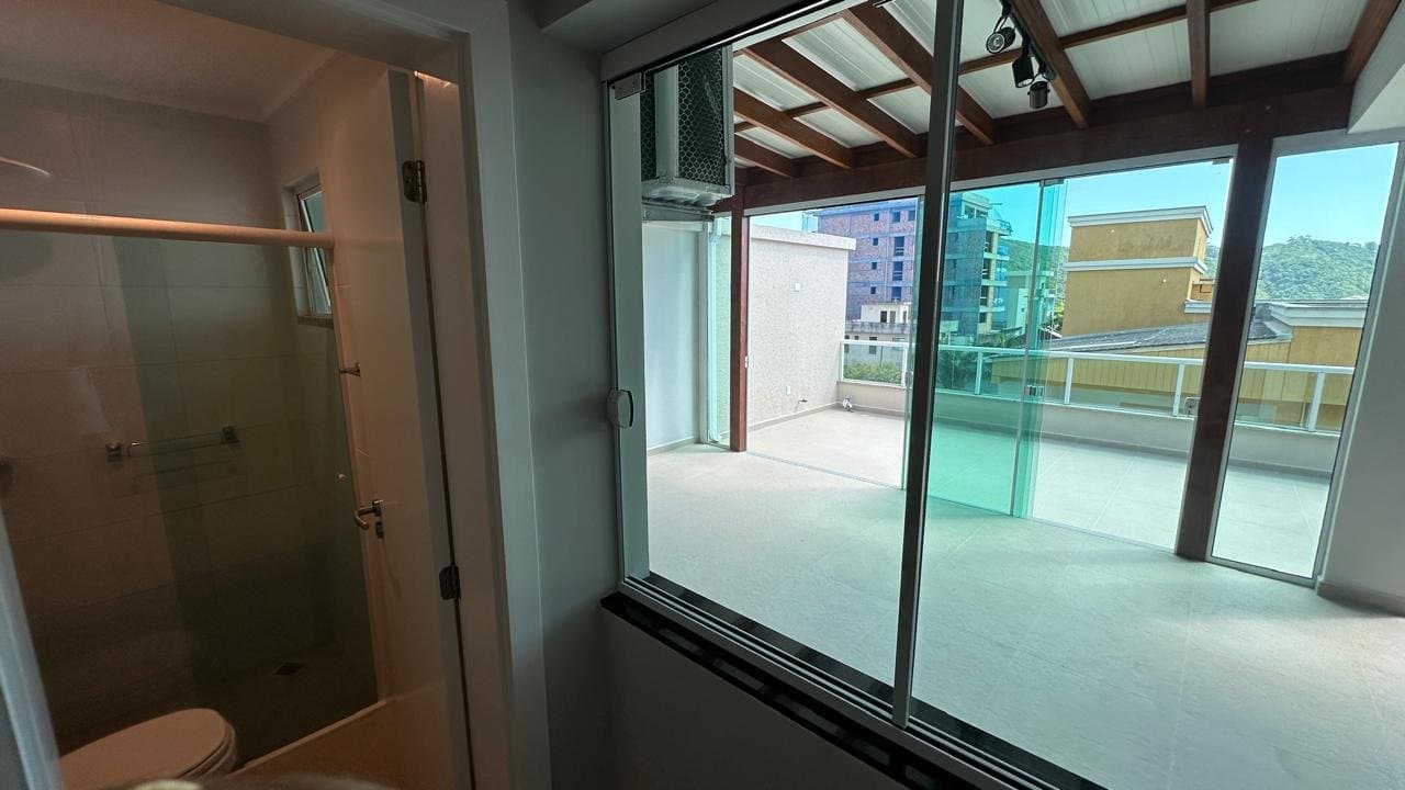 Cobertura de 2 quartos com 1 suíte e 151 m² em Bombinhas