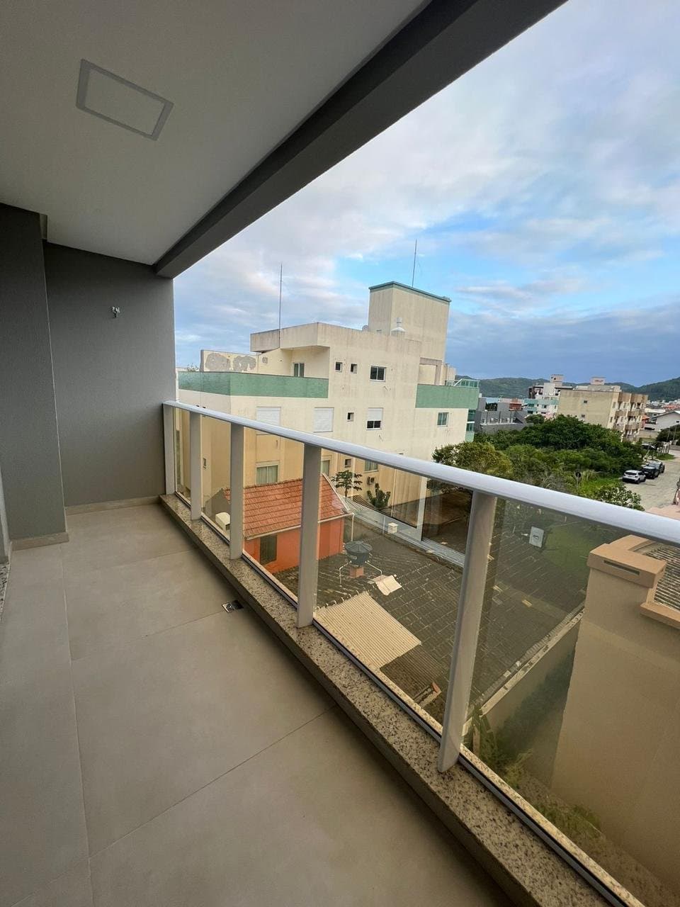 Apartamento de 2 quartos com 2 suítes e 114 m² em Bombinhas
