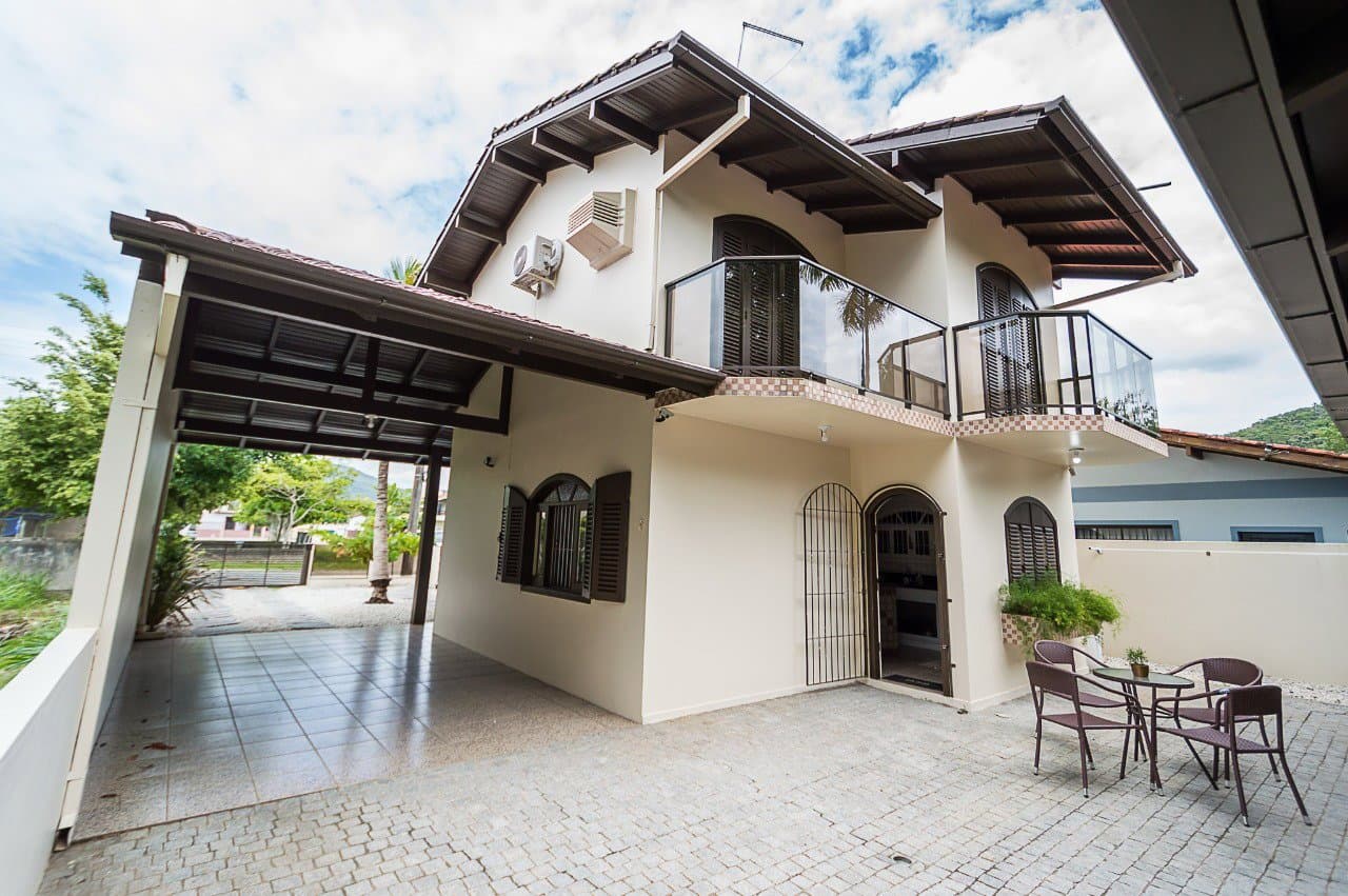 Casa de 3 quartos e 160 m² em Morrinhos, Bombinhas